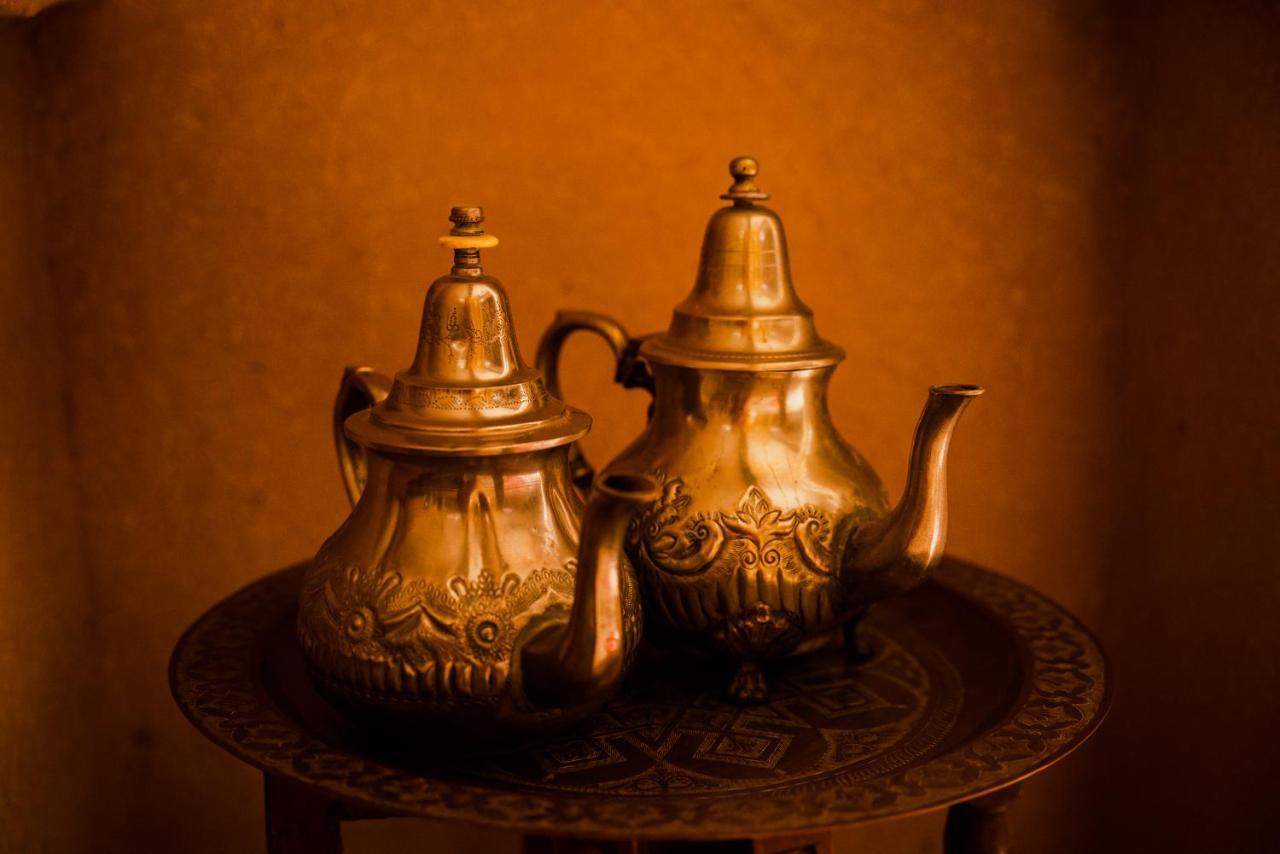 Riadsuerteloca Merzouga Hassilabied エクステリア 写真 Teapots in Morocco
