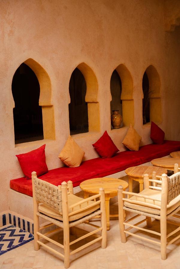 Riadsuerteloca Merzouga Hassilabied エクステリア 写真 A Moroccan interior