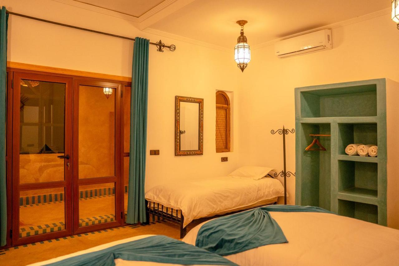 Riadsuerteloca Merzouga Hassilabied エクステリア 写真 A bedroom at the hotel