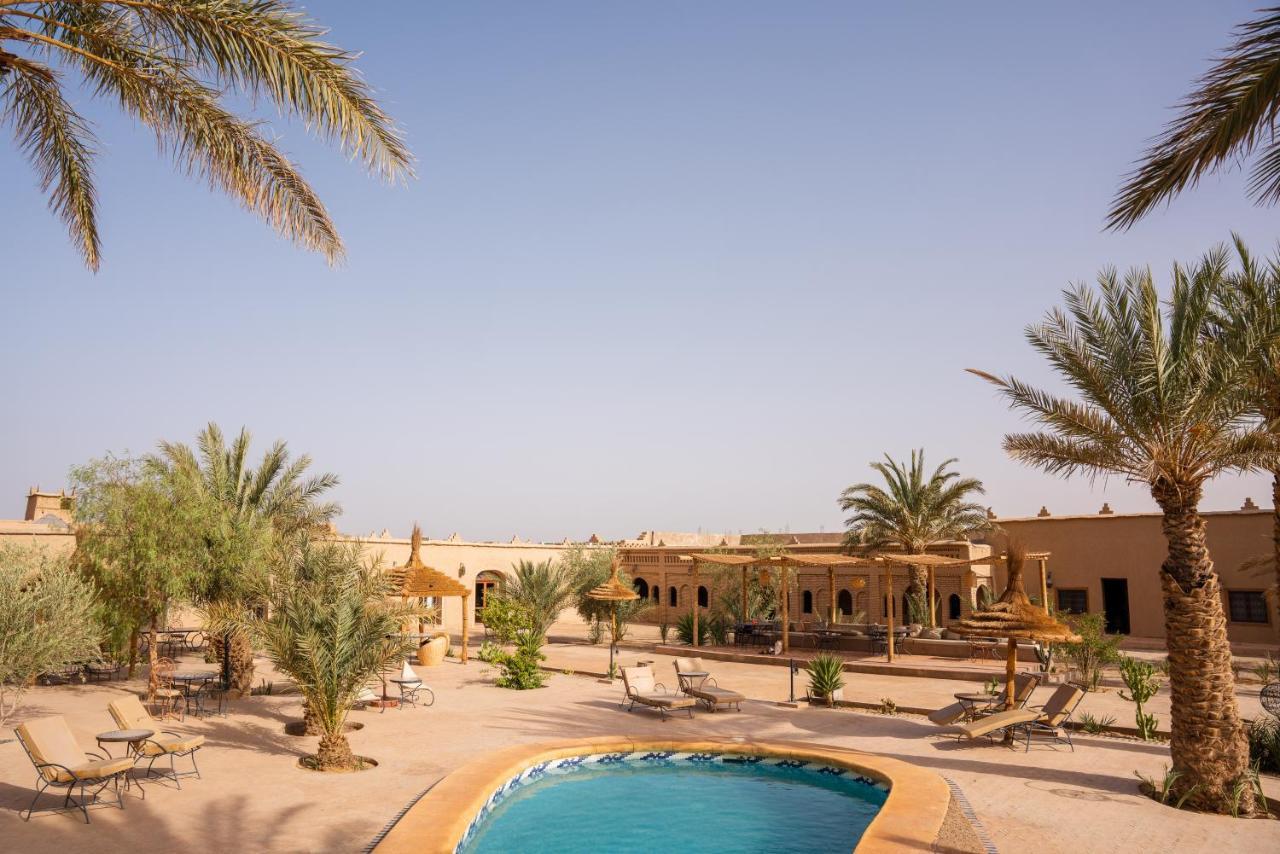 Riadsuerteloca Merzouga Hassilabied エクステリア 写真 The swimming pool at the hotel