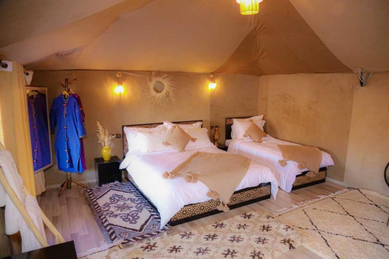 Riadsuerteloca Merzouga Hassilabied エクステリア 写真 Luxury tent interior