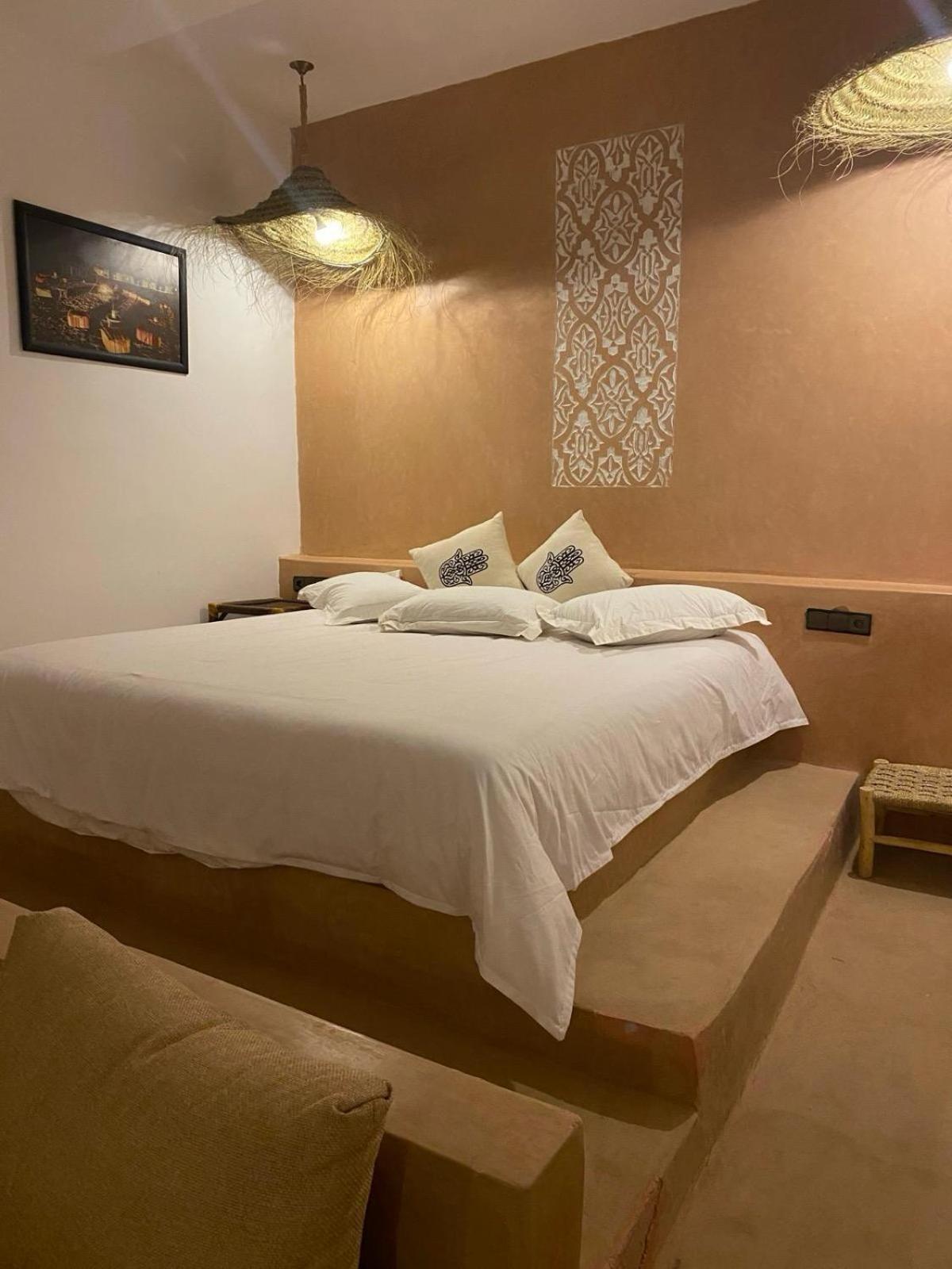 Riadsuerteloca Merzouga Hassilabied エクステリア 写真 A guest room at the hotel