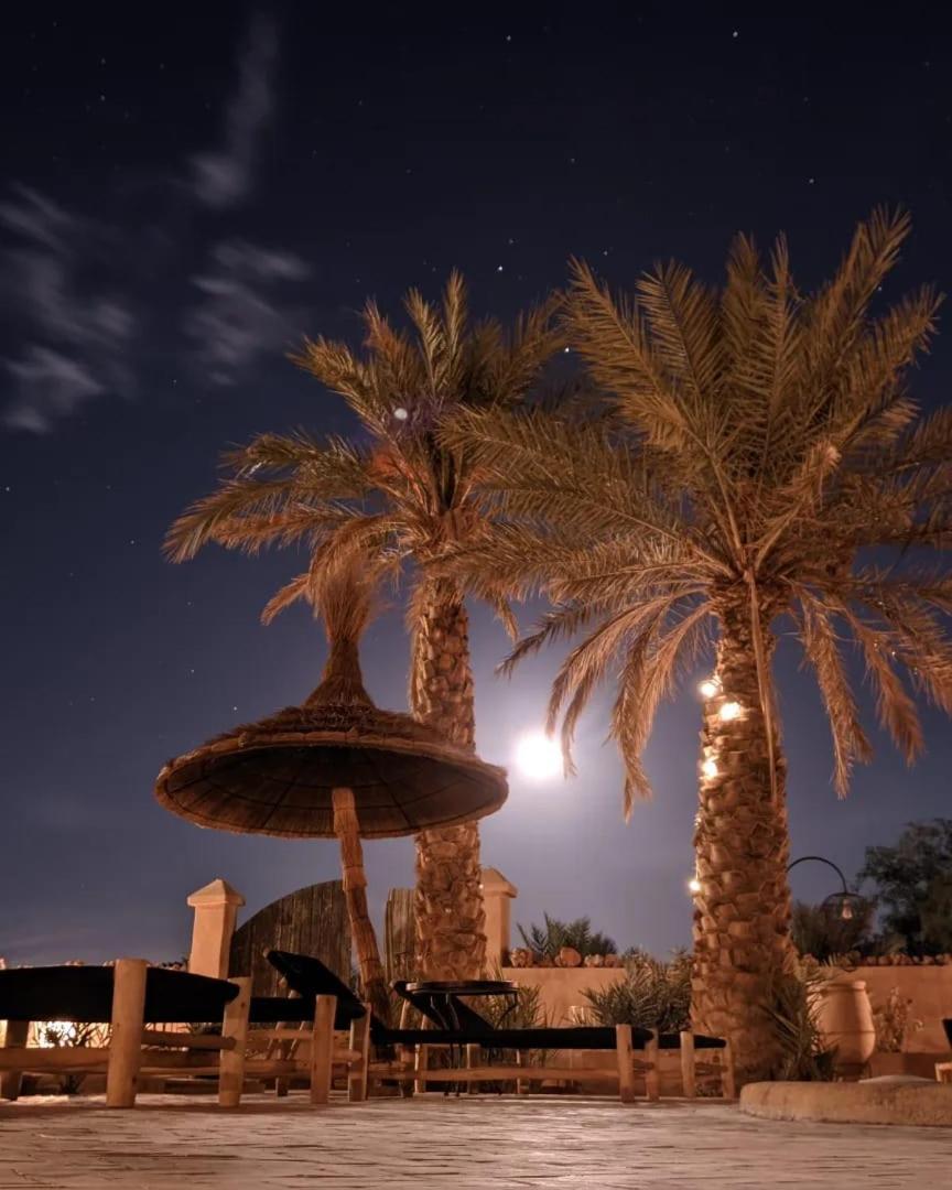 Riadsuerteloca Merzouga Hassilabied エクステリア 写真 Fountain at the Oasis of Mara